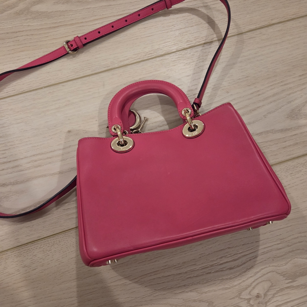 Dior Pink Crossbody Bag with Gold Accents - Picture 4 of 4